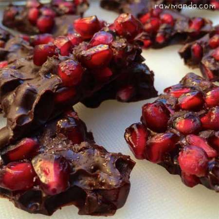 Raw Homemade Chocolate Bark with Pomegranate Seeds - Easy Recipe