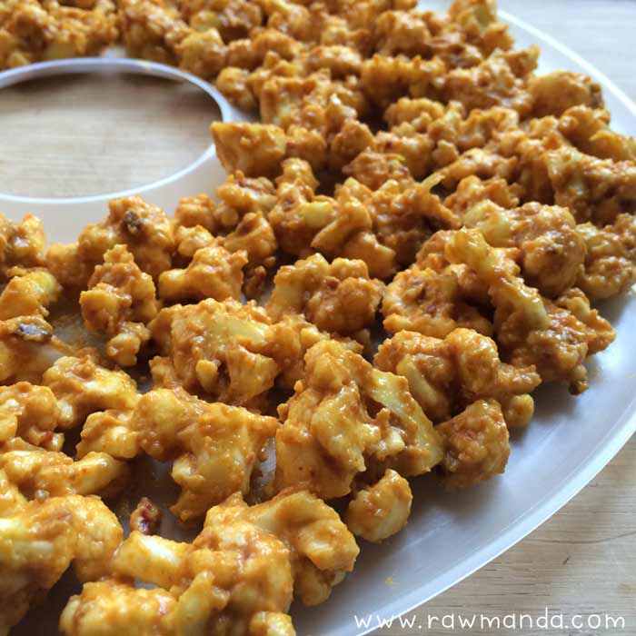 https://rawmanda.com/wp-content/uploads/2015/01/spicy-buffalo-cauliflower-raw-vegan-recipe.jpg